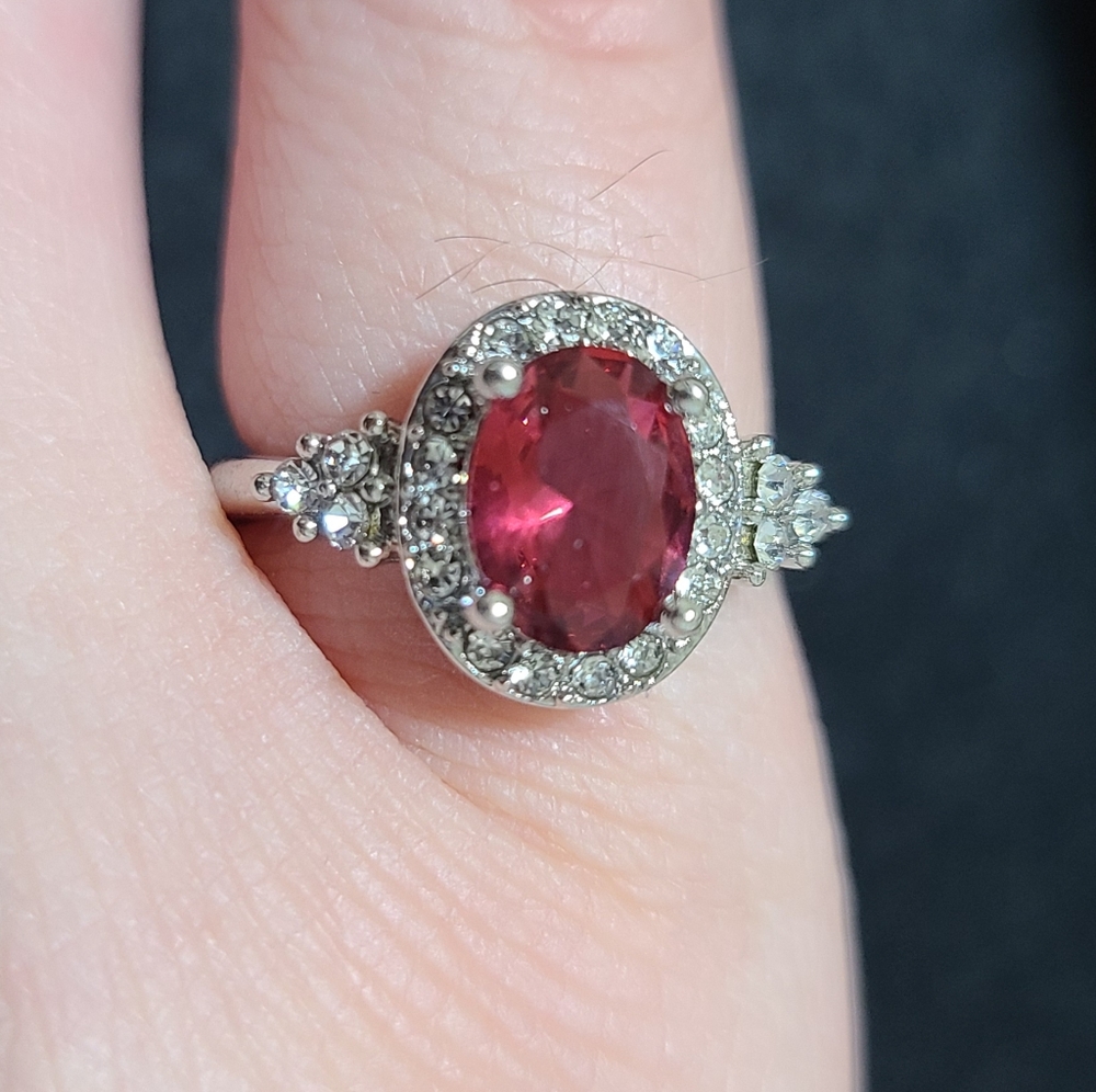 Red Gemstone Silver Ring - image 4